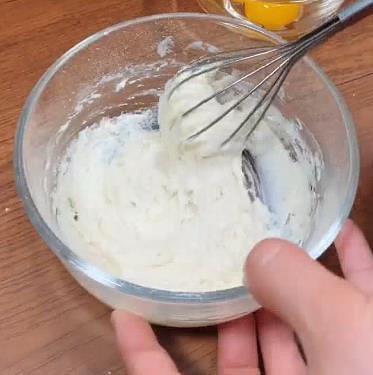 Fluffy Chiffon Cake Birthday Cupcakes Light & Crack-Free (10)