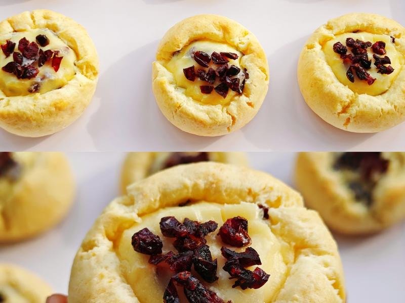 Irresistible Cranberry Cheese Scone Recipe (2)